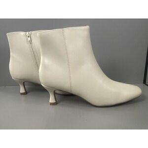 Journee Boots Womens Size 6.5 White KELSSA Ankle Booties Kitten Heel Square Toe